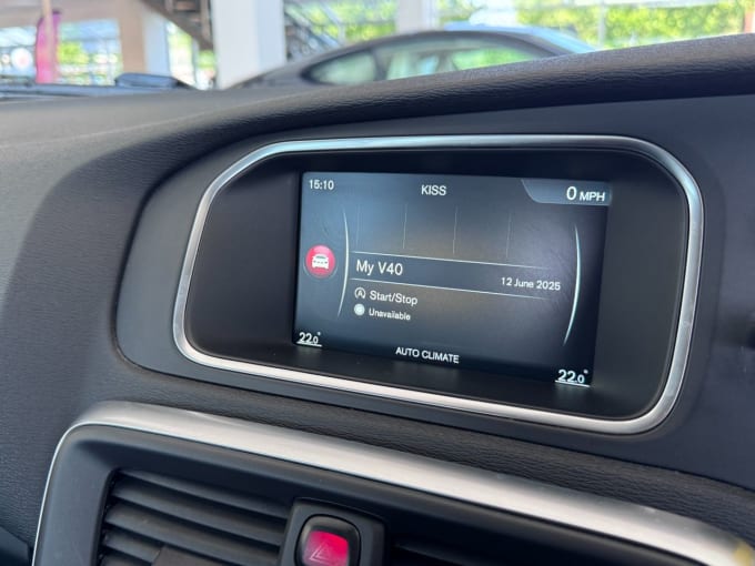 2025 Volvo V40 Cross Country