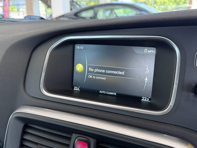 2025 Volvo V40 Cross Country