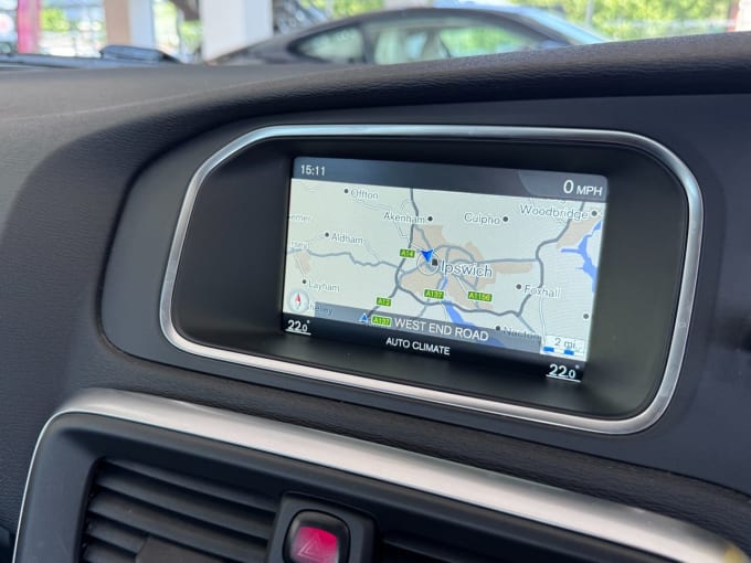 2025 Volvo V40 Cross Country