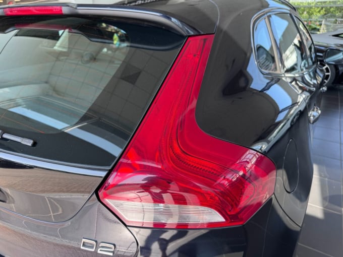 2025 Volvo V40 Cross Country