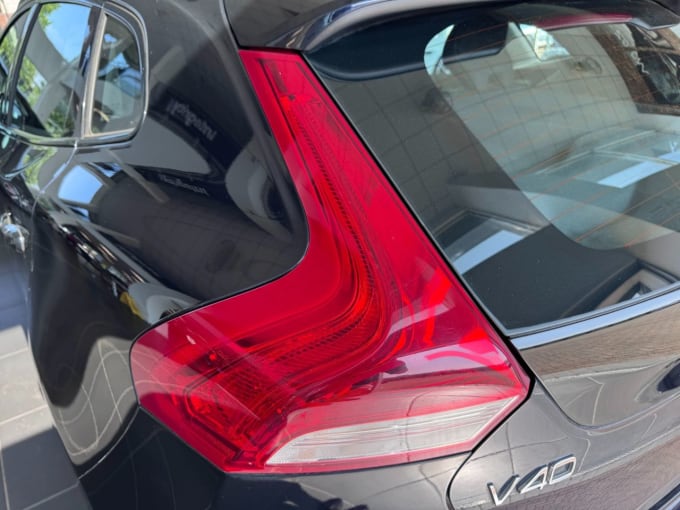 2025 Volvo V40 Cross Country