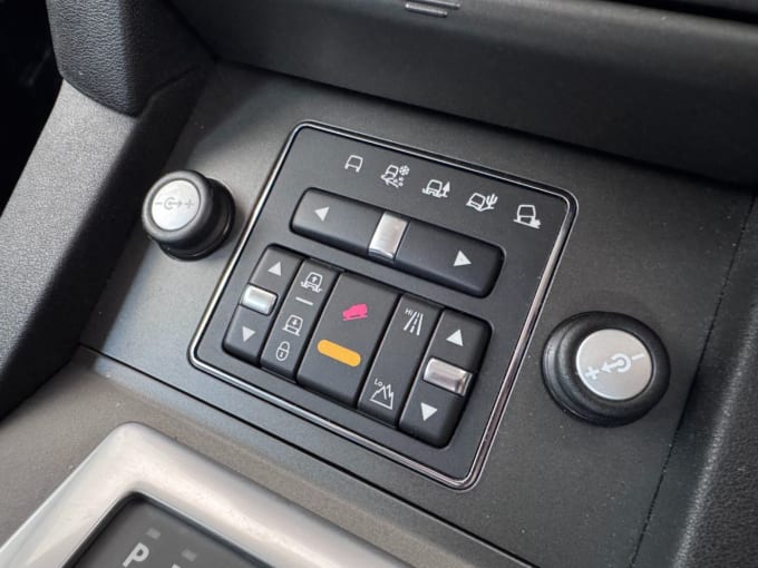 2025 Land Rover Discovery 4