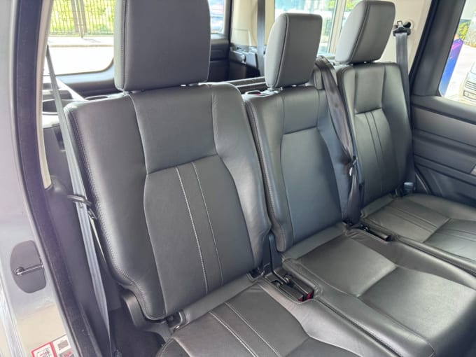 2025 Land Rover Discovery 4