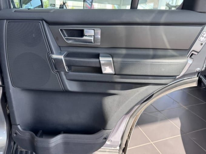 2025 Land Rover Discovery 4