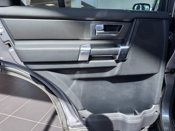 2025 Land Rover Discovery 4
