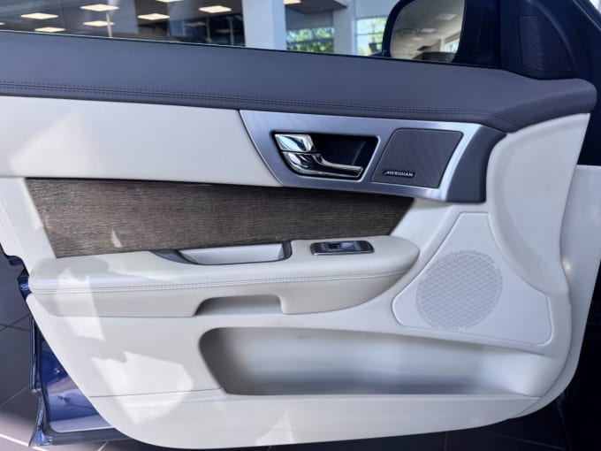 2025 Jaguar Xf