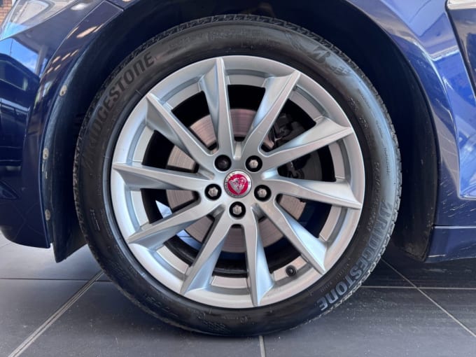 2025 Jaguar Xf