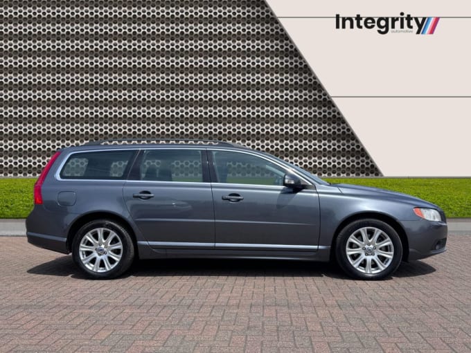 2025 Volvo V70