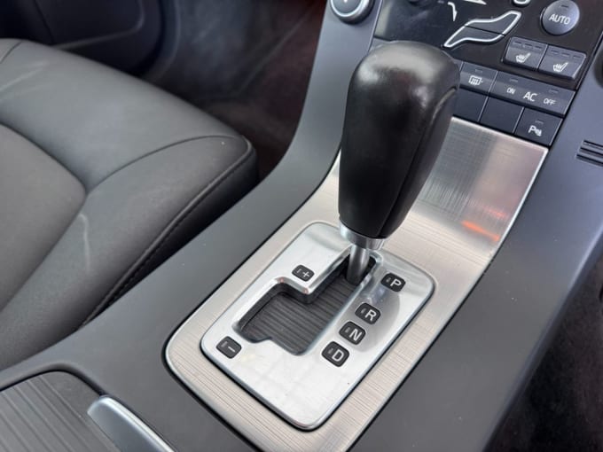 2025 Volvo V70
