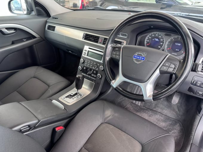 2025 Volvo V70