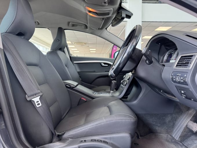 2025 Volvo V70