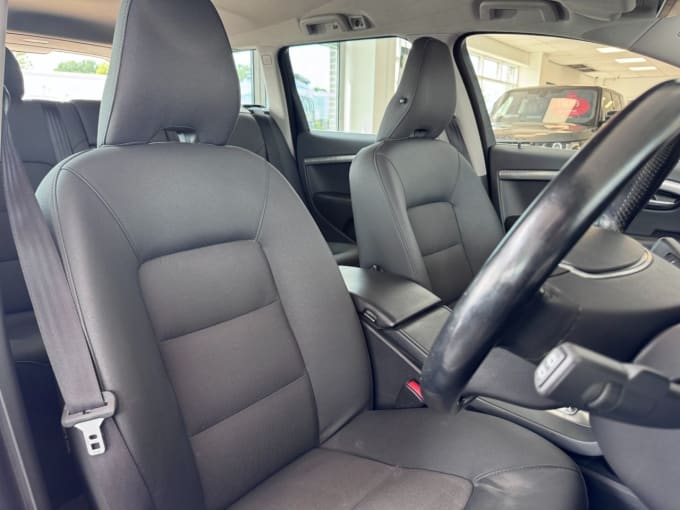 2025 Volvo V70