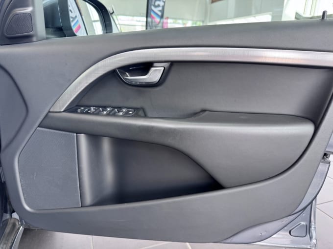 2025 Volvo V70