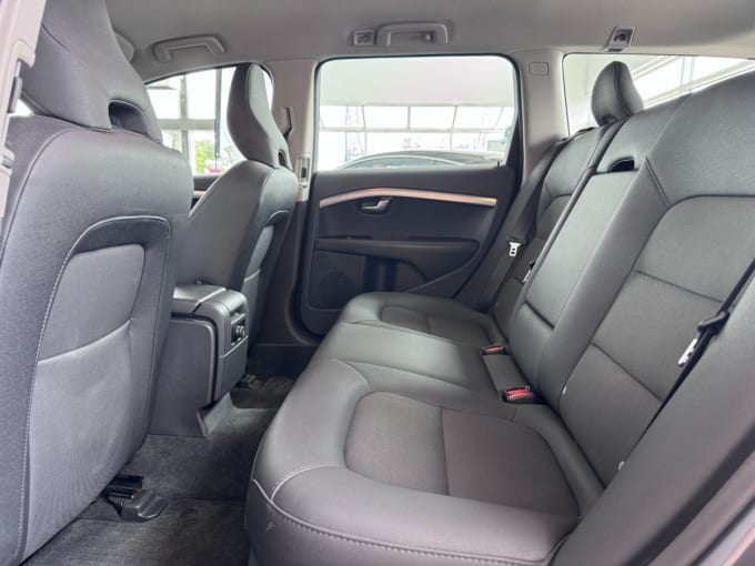 2025 Volvo V70