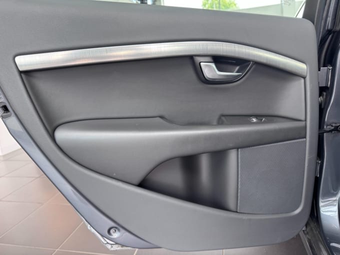 2025 Volvo V70