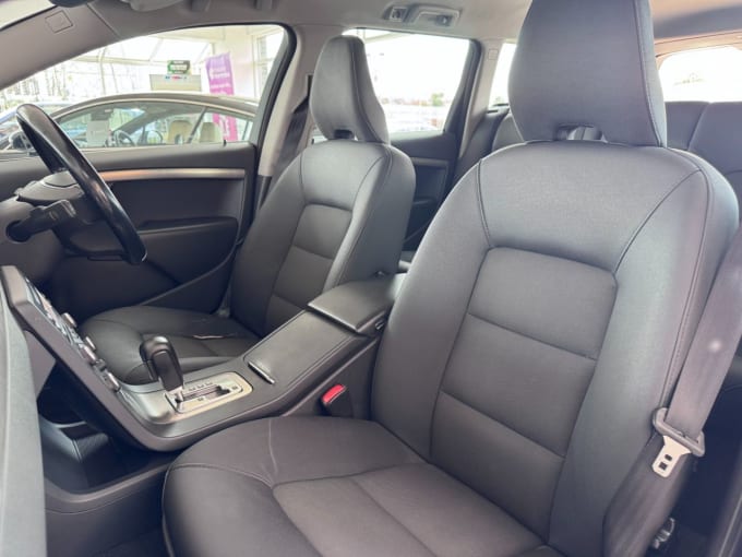 2025 Volvo V70