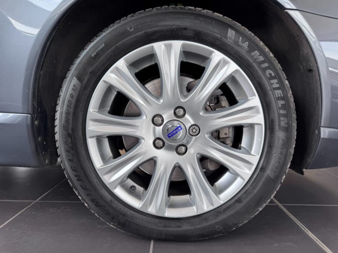 2025 Volvo V70
