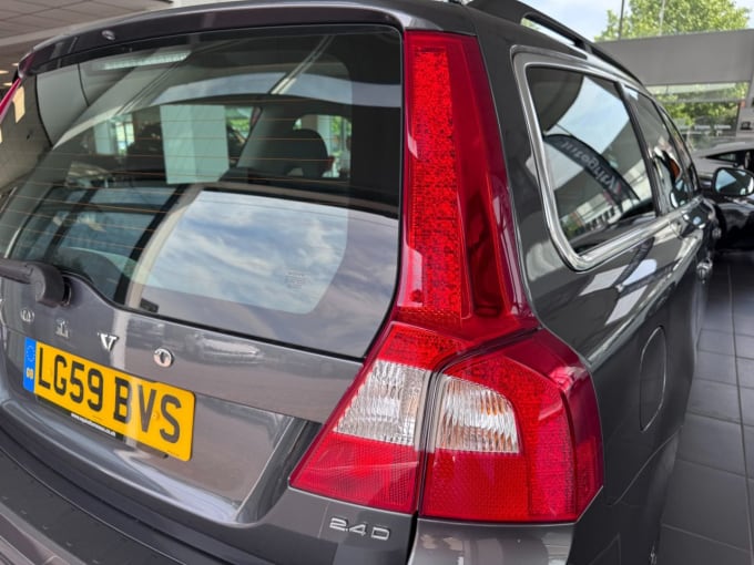 2025 Volvo V70