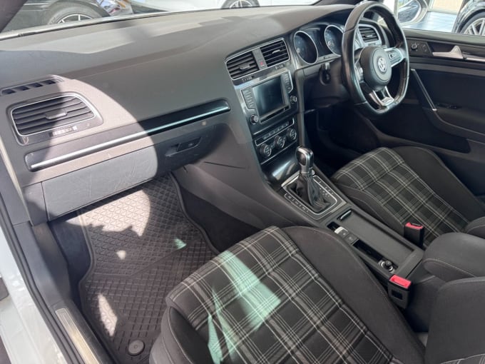 2025 Volkswagen Golf