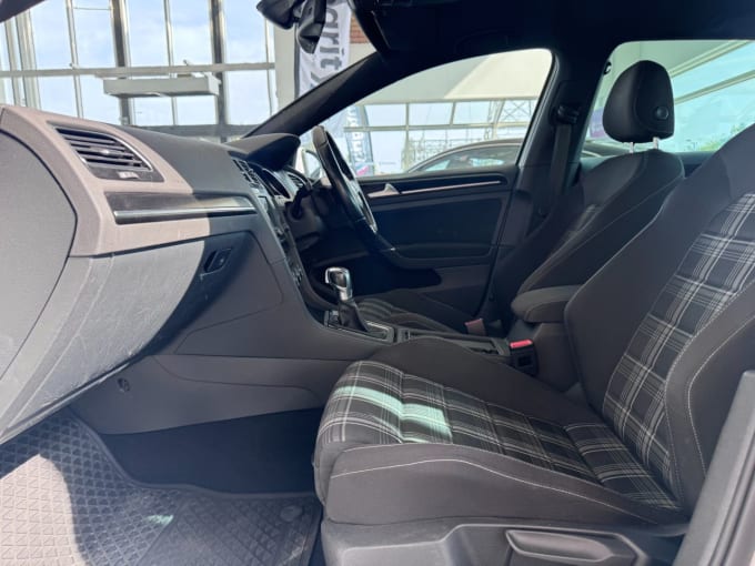 2025 Volkswagen Golf