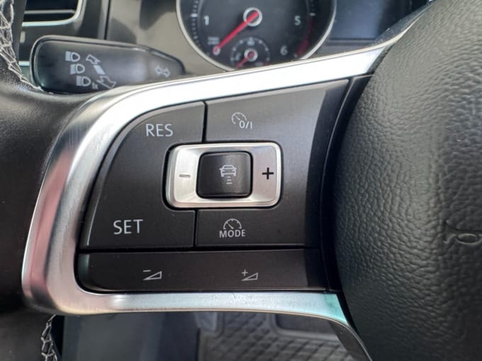 2025 Volkswagen Golf