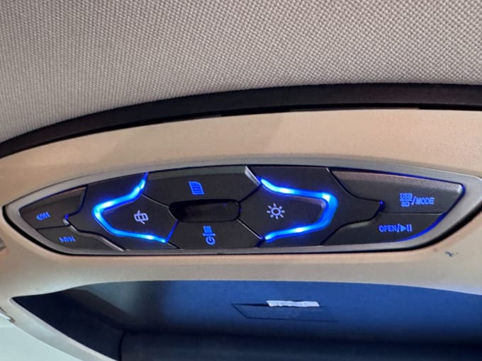 2025 Volkswagen Caravelle