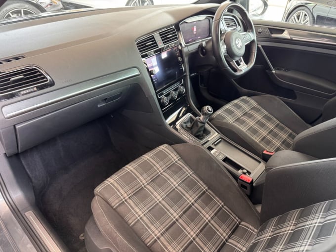 2025 Volkswagen Golf