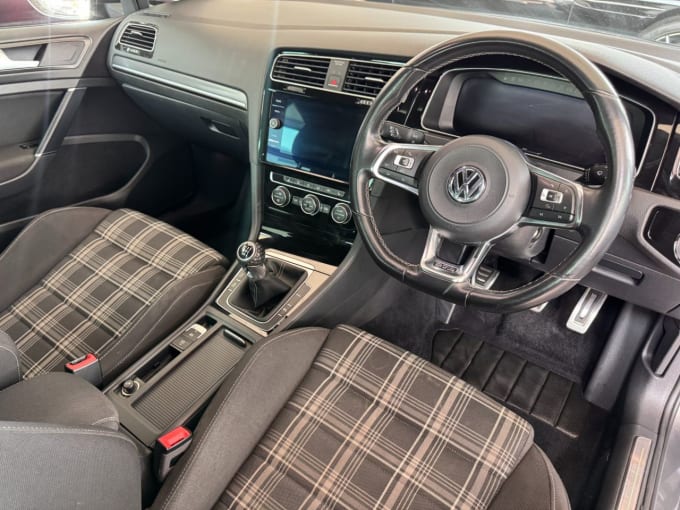 2025 Volkswagen Golf