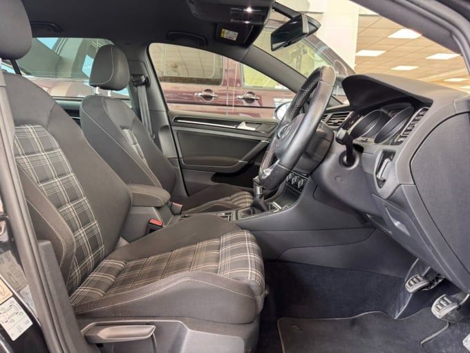 2025 Volkswagen Golf