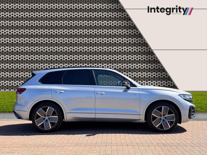 2025 Volkswagen Touareg