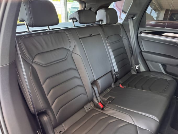 2025 Volkswagen Touareg