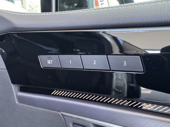 2025 Volkswagen Touareg
