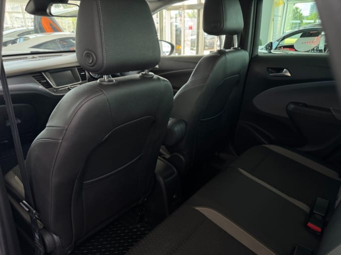 2025 Vauxhall Crossland X