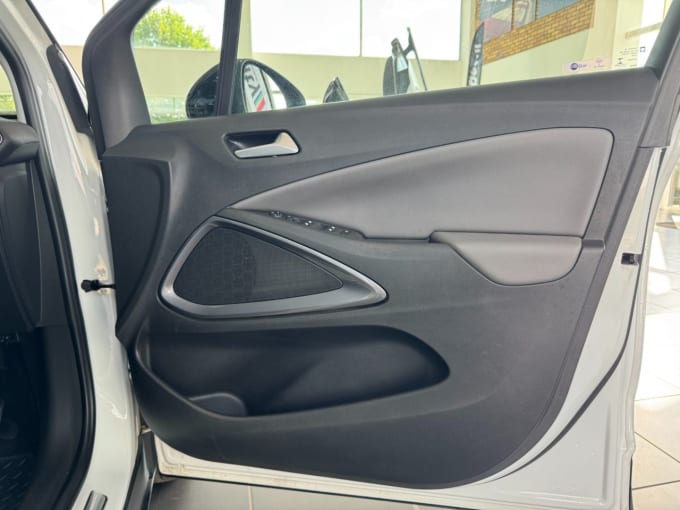 2025 Vauxhall Crossland X