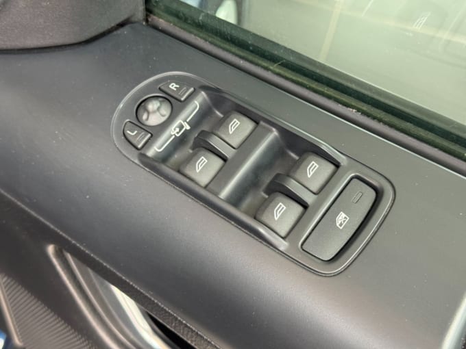 2025 Land Rover Freelander 2