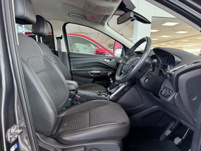 2025 Ford Kuga