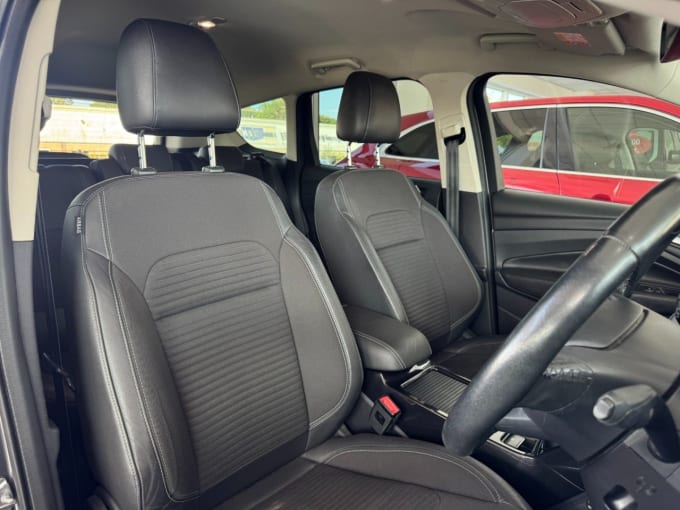 2025 Ford Kuga