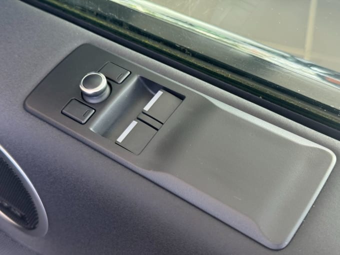 2025 Land Rover Discovery