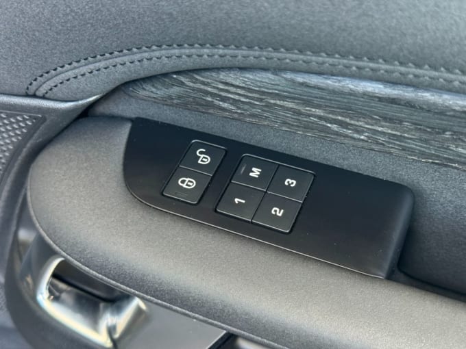 2025 Land Rover Discovery