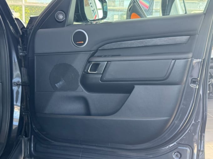 2025 Land Rover Discovery