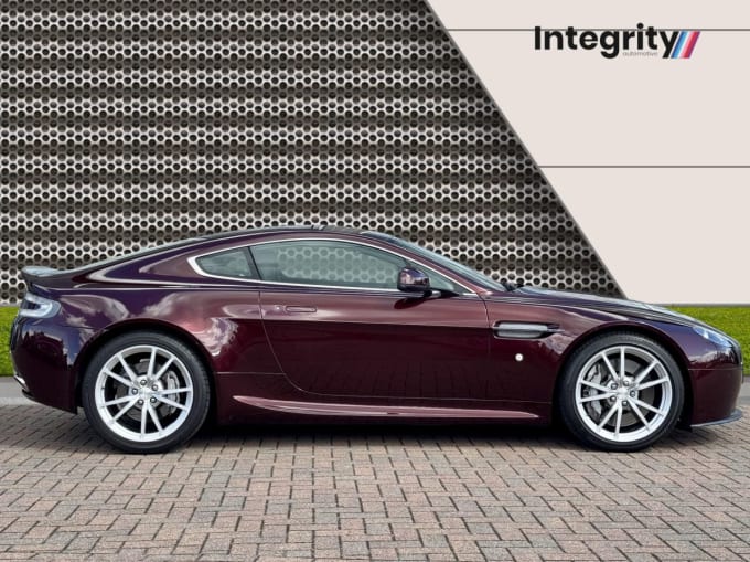 2025 Aston Martin Vantage
