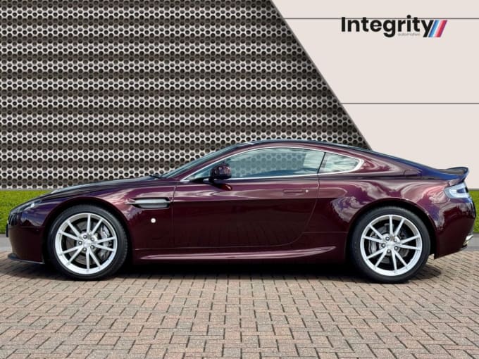 2025 Aston Martin Vantage