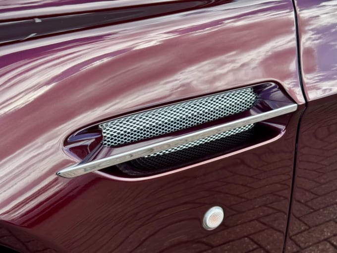 2025 Aston Martin Vantage