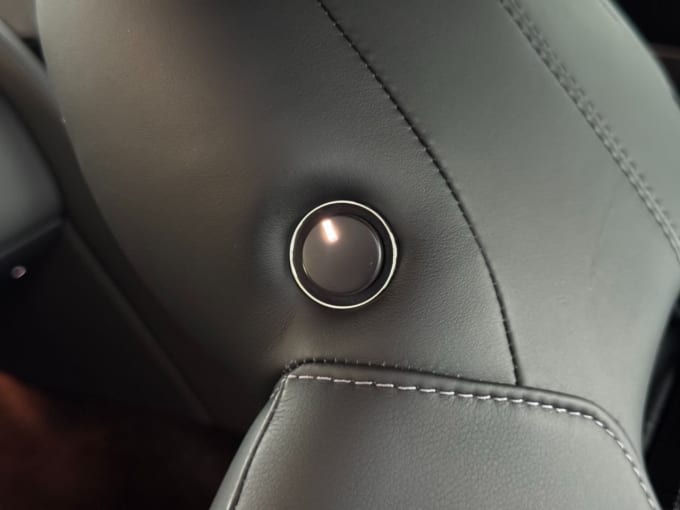 2025 Aston Martin Vantage