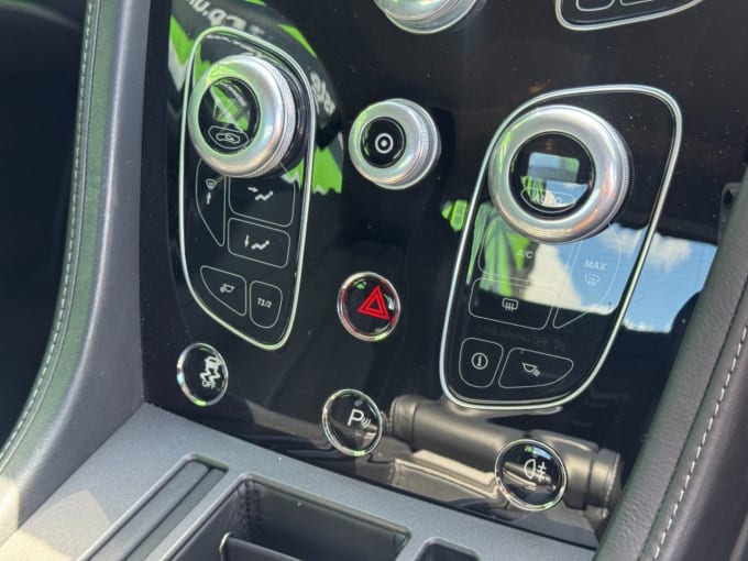 2025 Aston Martin Vantage