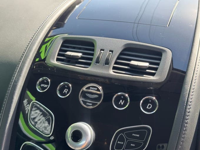 2025 Aston Martin Vantage
