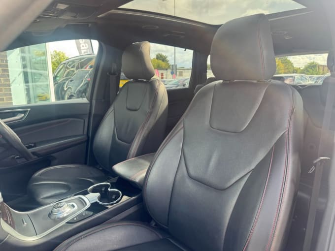 2025 Ford S-max