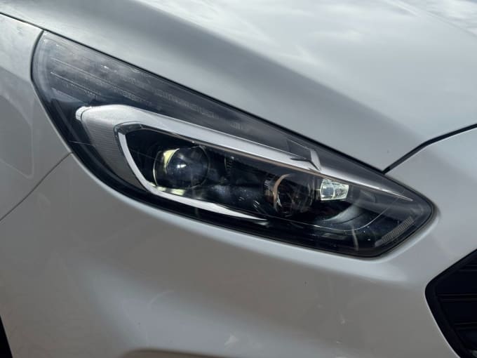 2025 Ford S-max
