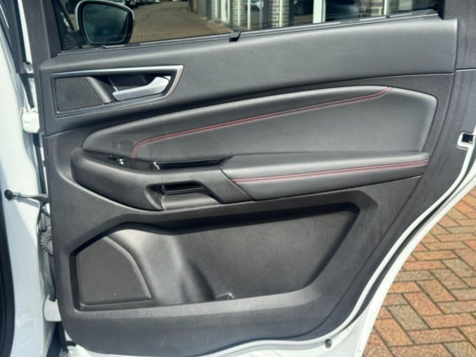 2025 Ford S-max