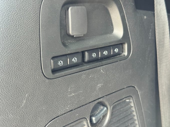 2025 Ford S-max